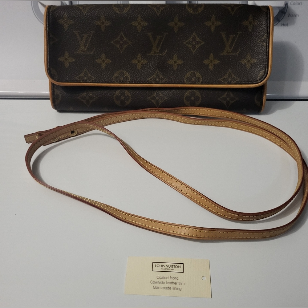 Louis Vuitton twin gm pouchette